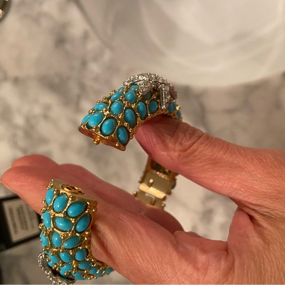 Kenneth Jay Lane Turquoise and Crystal stone bracelet - Picture 4 of 6